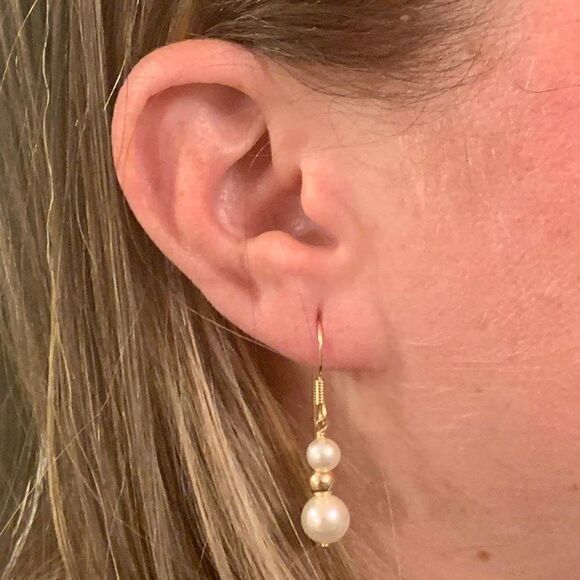 Akoya Pearl Earrings 14 KT Gold 8.10-5.50 mm Certified $799 013386 - Picture 1 of 11